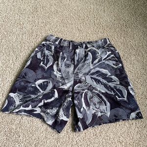 Lululemon Pace Breaker 7 inch shorts